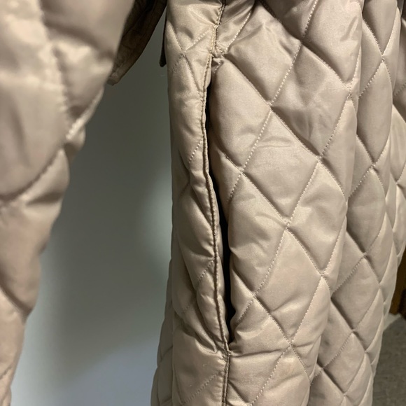 Vintage CROYDON belted, quilted jacket - Picture 3 of 5